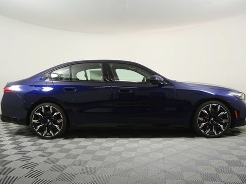 Used 2026 BMW 530i w/ Executive Package RWD image 2