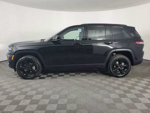 New 2025 Jeep Grand Cherokee Limited w/ Black Appearance Package image 7