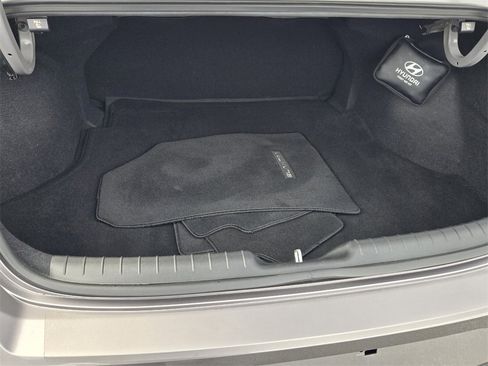 Certified 2023 Hyundai Elantra SEL w/ Convenience Package image 14