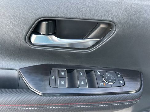 New 2026 Nissan Kicks SR FWD image 18