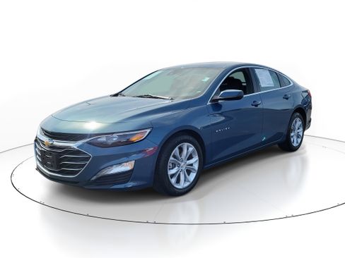 Used 2024 Chevrolet Malibu LT image 2