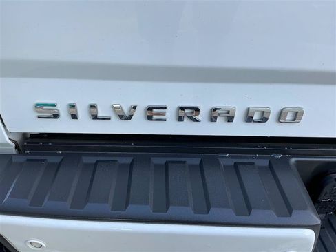 Used 2017 Chevrolet Silverado 1500 LTZ Z71 w/ LTZ Plus Package AWD/4WD image 22