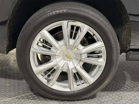Used 2023 Chevrolet Suburban High Country w/ Premium Package 2 image 8