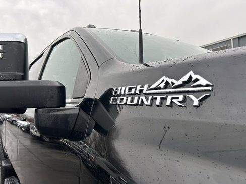 Used 2022 Chevrolet Silverado 3500 High Country w/ Technology Package image 14