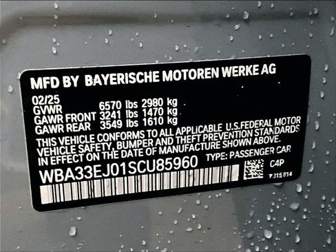 Certified 2025 BMW 760i xDrive AWD/4WD image 33