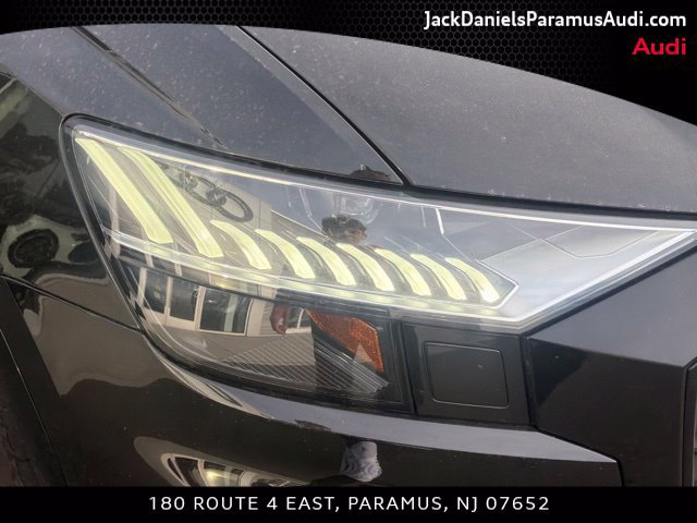 Used 2023 Audi Q8 Premium Plus AWD/4WD image 21
