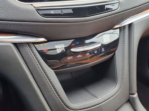 Certified 2022 Cadillac XT5 Premium Luxury image 35