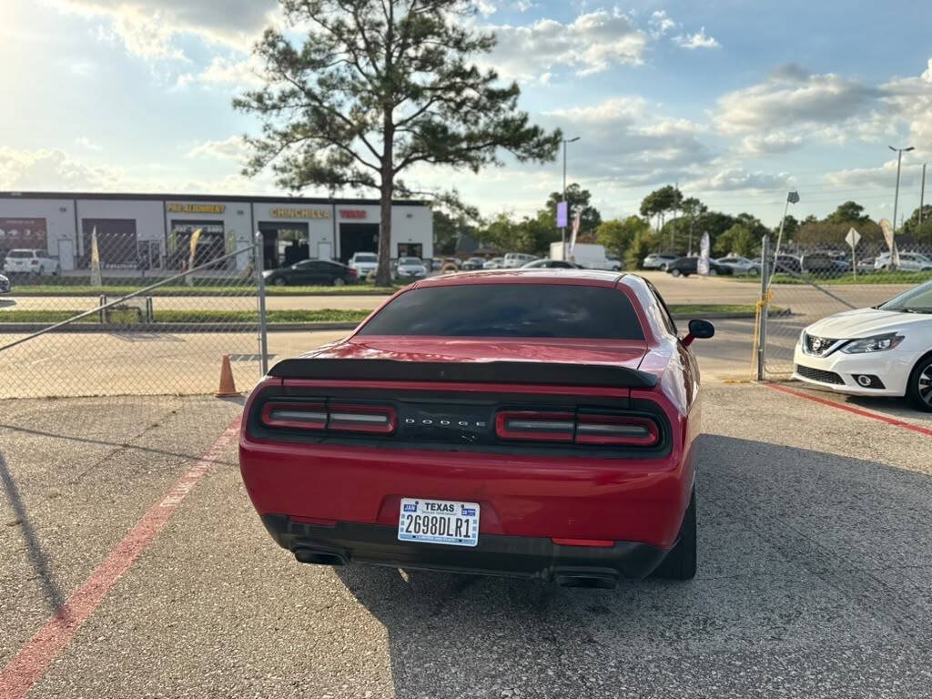 Used 2017 Dodge Challenger R/T Scat Pack w/ Leather Interior Group RWD image 14