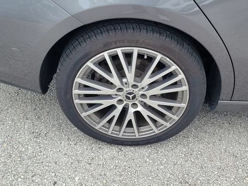 Used 2025 Mercedes-Benz CLA 250 image 7