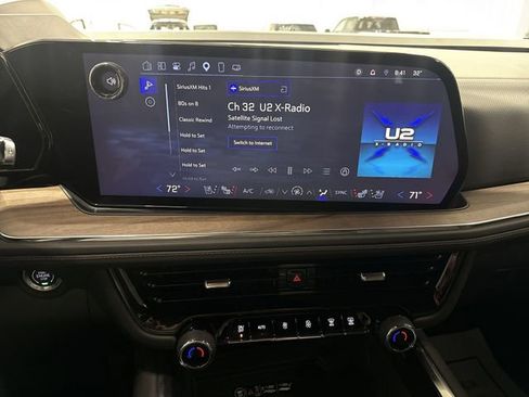 Used 2025 Chevrolet Suburban High Country image 11