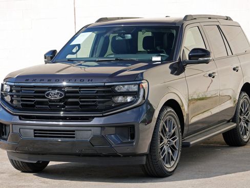 Used 2026 Ford Expedition Platinum w/ Stealth Appearance Package AWD/4WD image 52