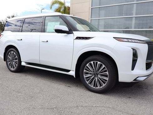 Used 2026 INFINITI QX80 Luxe w/ Cargo Package AWD/4WD image 8