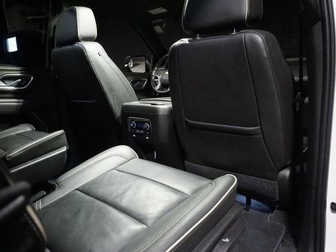 Used 2021 Chevrolet Tahoe Premier w/ Premium Package AWD/4WD image 37