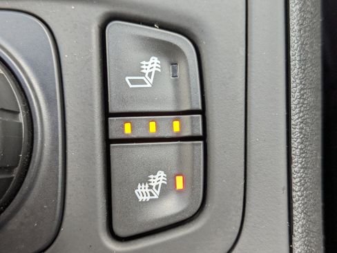 Used 2023 GMC Terrain SLT image 24