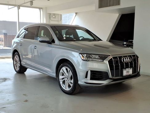 Used 2023 Audi Q7 3.0T Premium Plus w/ Premium Plus Package AWD/4WD image 3