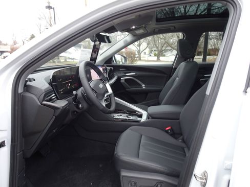 New 2025 Audi Q5 Premium Plus image 4