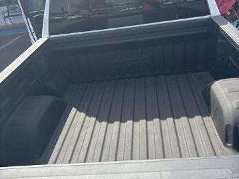 Used 2024 Chevrolet Silverado 1500 High Country image 9