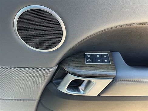 Used 2014 Land Rover Range Rover Sport HSE image 39