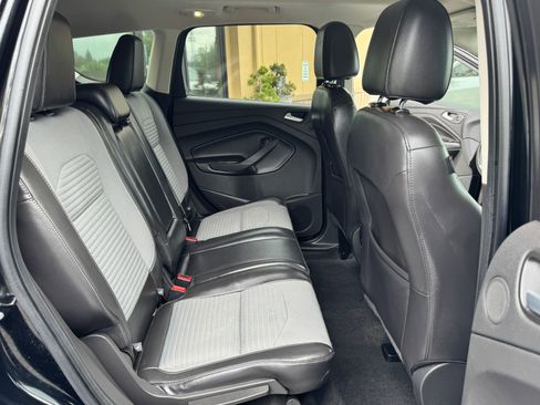 Used 2017 Ford Escape Titanium AWD/4WD image 20