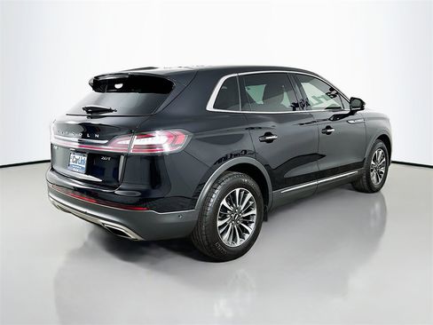 Used 2020 Lincoln Nautilus Reserve w/ Equipment Group 201A image 8