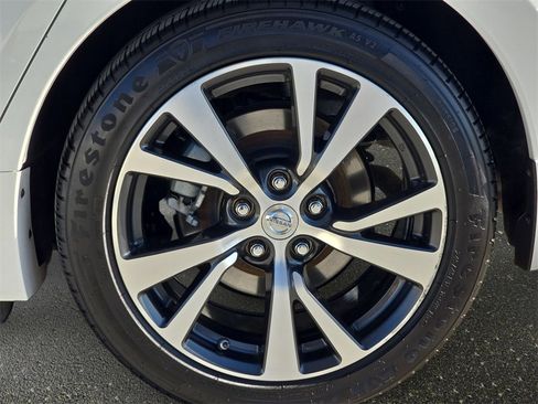 Used 2017 Nissan Maxima 3.5 SV w/ Interior Lighting Package image 35