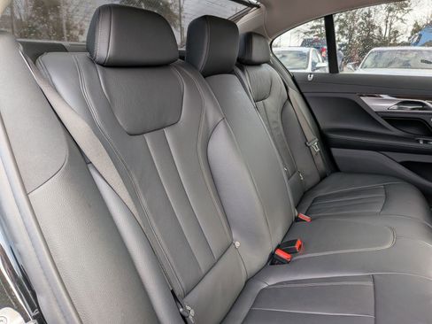 Used 2019 BMW 740i image 35