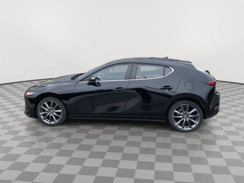 Used 2019 MAZDA MAZDA3 Hatchback w/ Preferred Package FWD image 10
