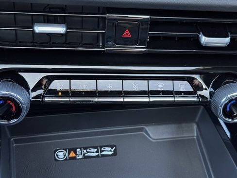 New 2026 Chevrolet Suburban Premier image 17