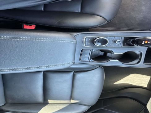 Used 2025 Cadillac XT4 Premium Luxury image 26