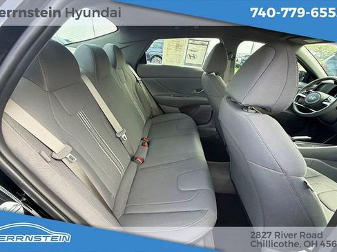Used 2025 Hyundai Elantra Sport FWD image 18