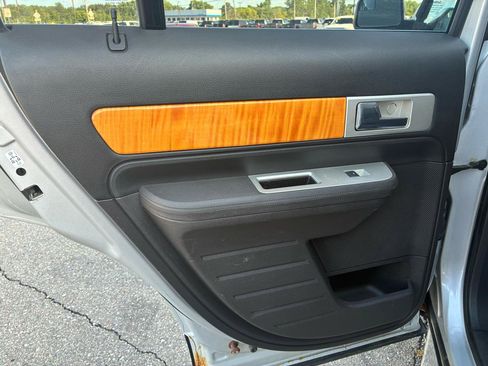 Used 2010 Lincoln MKX AWD image 14