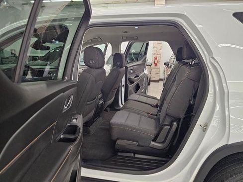 Used 2021 Chevrolet Traverse LS AWD/4WD image 9