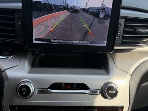 Used 2022 Ford Explorer XLT w/ Class IV Trailer Tow Package image 25