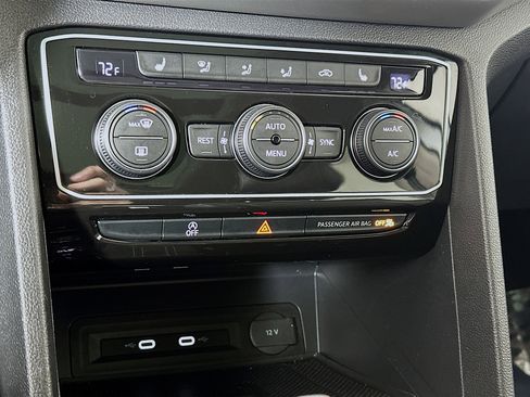 Used 2023 Volkswagen Atlas SE w/ Panoramic Sunroof Package AWD/4WD image 15