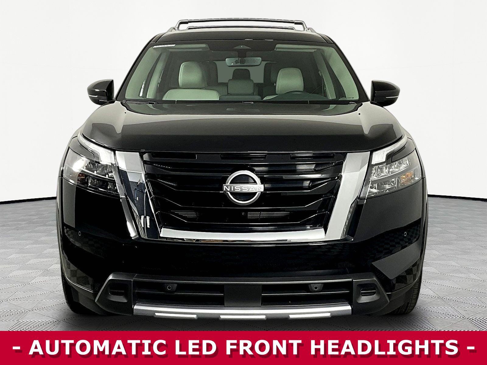 Certified 2025 Nissan Pathfinder SL AWD/4WD image 2