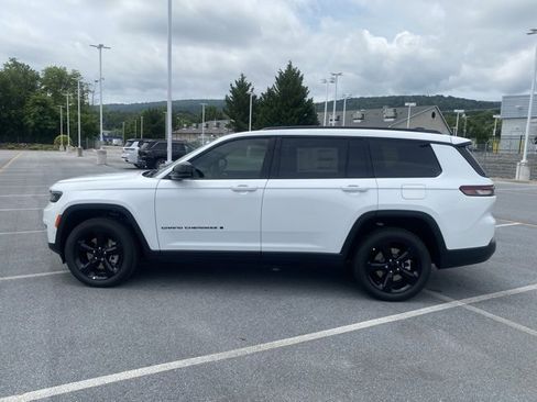 New 2025 Jeep Grand Cherokee L Limited w/ Luxury Tech Group II image 4