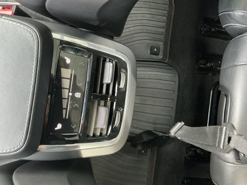 Used 2019 Volvo XC90 T6 R-Design w/ Protection Package AWD/4WD image 28