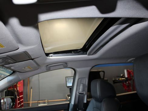 Used 2022 Honda CR-V Touring image 38