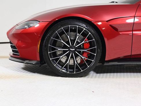 Used 2023 Aston Martin V8 Vantage Coupe image 28