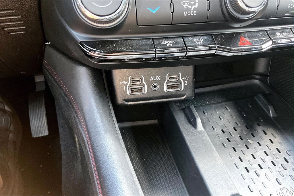 Used 2025 Dodge Durango R/T AWD/4WD image 16
