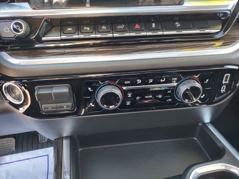 Used 2026 Chevrolet Silverado 1500 LT Trail Boss w/ LT Trail Boss Premium Package image 16