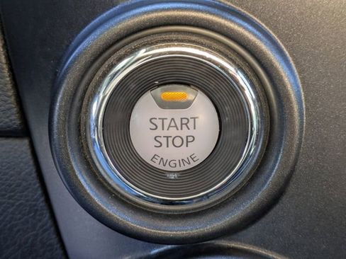 Used 2021 Nissan Titan PRO-4X w/ Pro-4x Convenience Package image 19