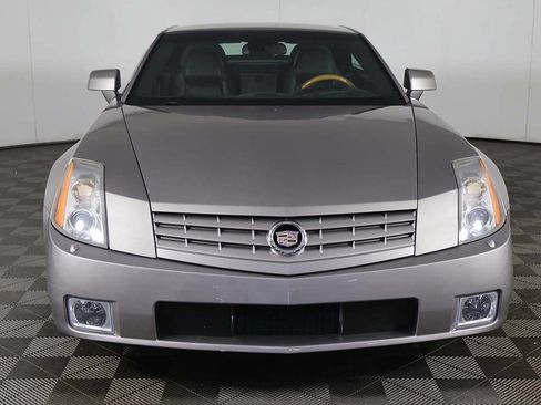 Used 2004 Cadillac XLR RWD image 10