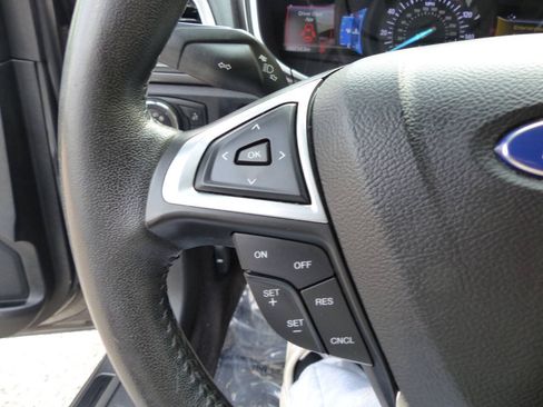 Used 2017 Ford Fusion SE w/ Equipment Group 201A FWD image 27