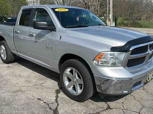 Used 2016 RAM 1500 Classic SLT AWD/4WD image 2