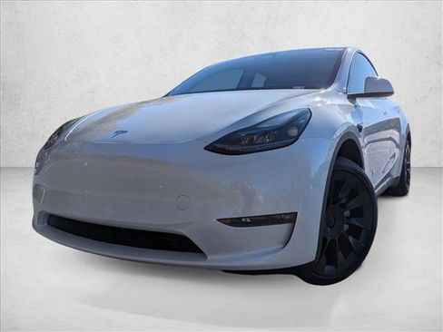 Used 2025 Tesla Model Y Long Range image 1
