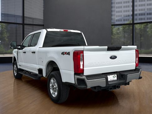 Used 2025 Ford F250 XLT AWD/4WD image 13
