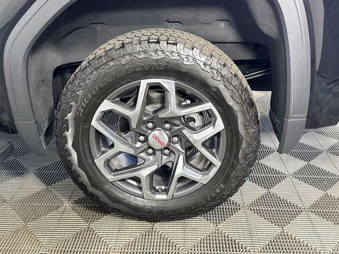 Certified 2024 GMC Sierra 1500 SLT w/ SLT Premium Plus Package image 32