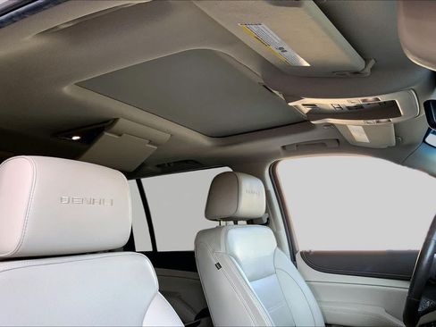 Used 2019 GMC Yukon XL Denali w/ Denali Ultimate Package RWD image 14