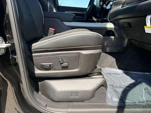 New 2026 RAM 3500 Laramie AWD/4WD image 11